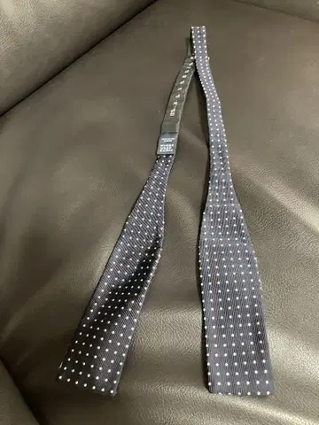 하켓 런던 보타이 나비 넥타이 도트 도트 처칠