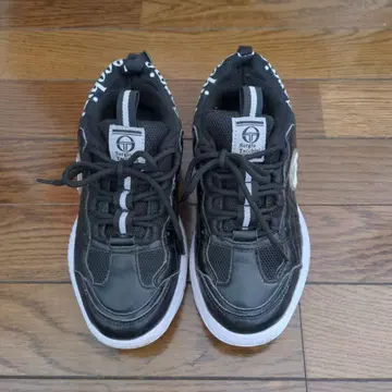 Sergio Tacchini 스니커즈 블랙/화이트