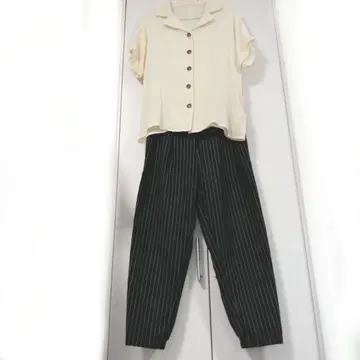 오픈 카라 셔츠(아이보리, 블루)와 코쿤 팬츠(블랙) 셋업 M