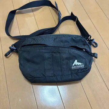 그레고리 블랙 숄더백 M 사이즈