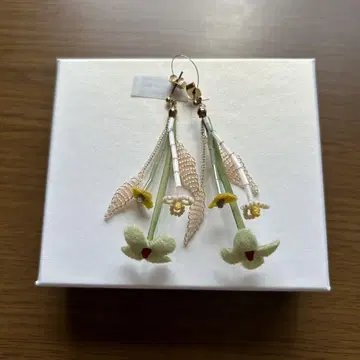 conyon 코뇽 액세서리 귀걸이 flower pierce