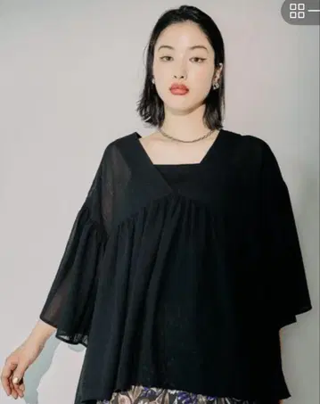 LEPSIM 넉넉한 개더 V 블라우스