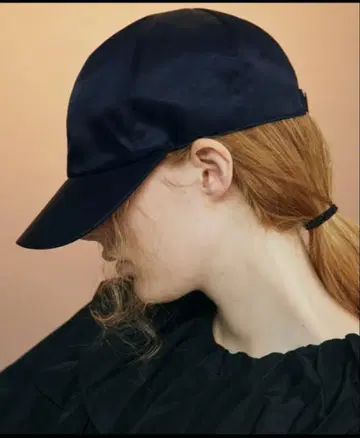 IRIS 47 FOG 캡 네이비 새틴