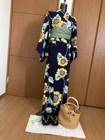 빈티지 해바라기 무늬 네이비 유카타와 오비