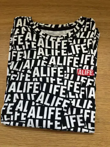 ALIFE 로고 프린트 티셔츠 블랙/화이트 M