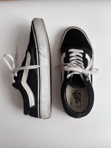 VANS ULTRACUSH 블랙/화이트 스니커즈