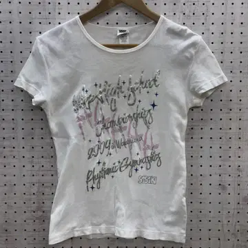 Y2K 위시 코어 일본산 구제 의류 반짝이 영문 메탈릭 프린트 티셔츠