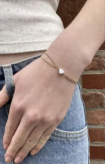새상품 Brandy Melville 골드 하트 팔찌