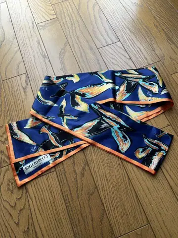 EMILIO PUCCI 버드 프린트 실크 스카프