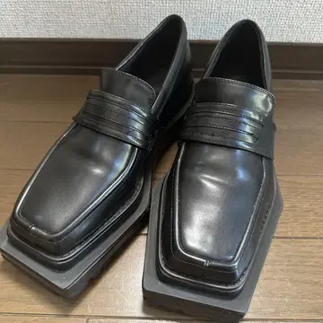 레이디를 녹이다 / 정사각형 로퍼