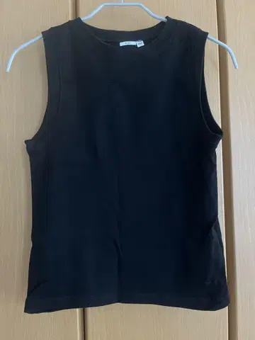 MOUSSY 블랙 슬리브리스 상의