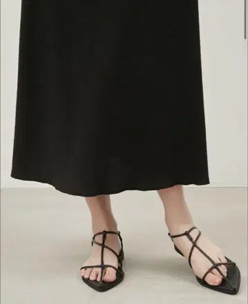 밀라오웬 플랫 샌들 블랙