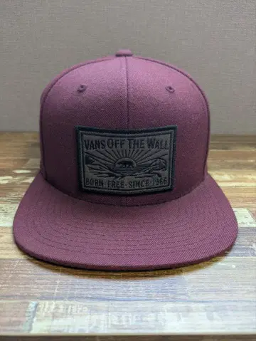 Vans 버건디 스냅백 캡