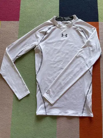 Under Armour 언더셔츠 & 슬리브리스 셔츠 4종 세트