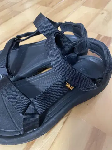Teva 블랙 스포츠 샌들