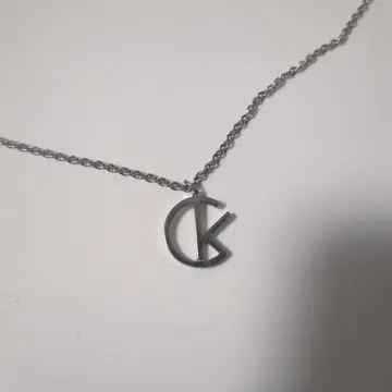 캘빈클라인 로고 펜던트 목걸이