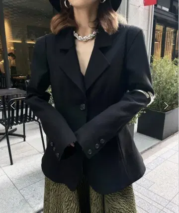 아메리 허리 라인 플레어 재킷