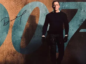 007 다니엘 크레이그 친필 사인 포함 사진 보증서 포함 GV4