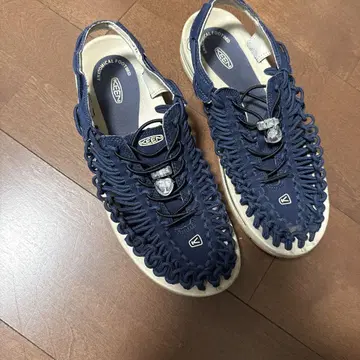 KEEN 네이비 스포츠 샌들 사이즈 27.5cm