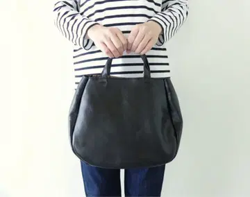 St Bag 둥근 소프트 가죽 토트 백