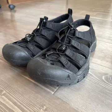 KEEN 블랙 아웃도어 샌들 9.5 US