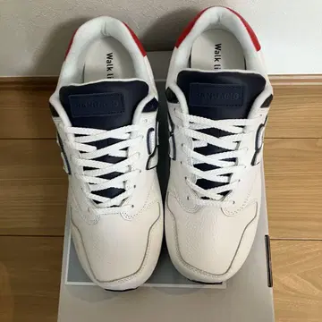 뉴즈 트리코로 10주년 기념 모델 사이즈 26.5cm