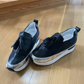 프린지 통굽 스니커즈 블랙