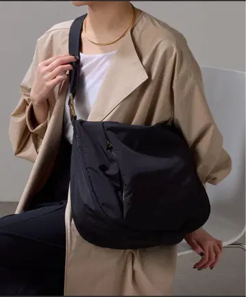 콜라주 파피요네 나일론 테이프 숄더백 블랙