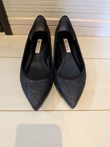 DIANA 23cm 블랙 글리터 플랫 슈즈