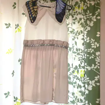 보슈프메트 나비 옷깃 원피스