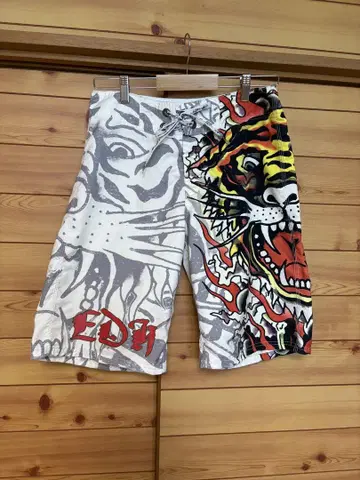 ED HARDY 하프 팬츠 30인치