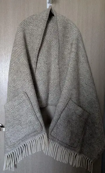 LAPUAN KANKURIT 포켓 부착 숄