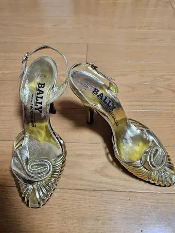 BALLY 골드 샌들 힐 7cm 미사용품