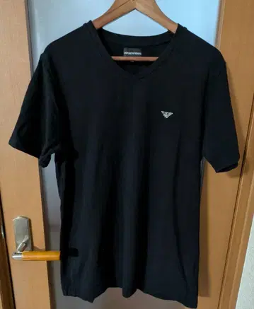 새상품급 엠포리오 아르마니 블랙 V넥 티셔츠 2XL