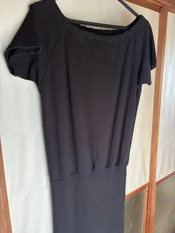 루카 오프숄더 원피스