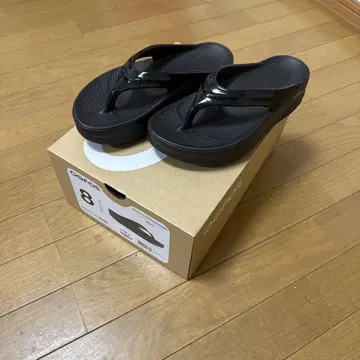우포스 블랙 샌들 통굽 사이즈 8