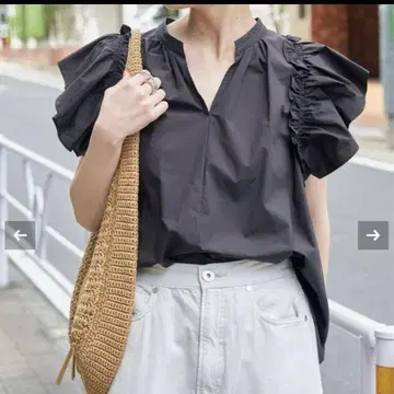 스픽 앤 스팬 플레어 슬리브 스키퍼 블라우스 블랙