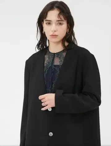 FRAY I.D 슬릿 디자인 자켓 블랙