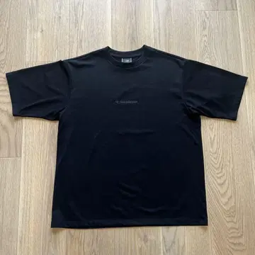 2회 정도 착용 NEW BALANCE MET24 베이직 티셔츠 블랙