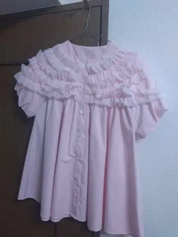 fitmore 핏모어 얇은 명주 그물 레이스 프릴 블라우스