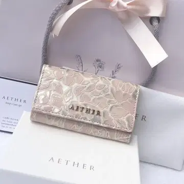 새상품 AETHER 로즈 엠보 가죽 슈크레 키케이스