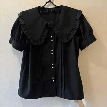 앙크루즈 프릴 블랙 셔츠 반팔