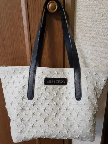 JIMMY CHOO 별 모양 엠보싱 토트백