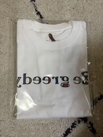 be greedy 프린트 티셔츠 화이트