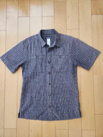 Patagonia 체크 무늬 반팔 셔츠