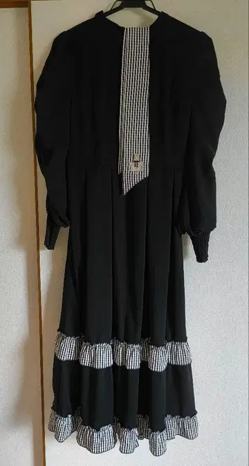 Maison de FLEUR 아오키 미사코 마론 크림 원피스 블랙
