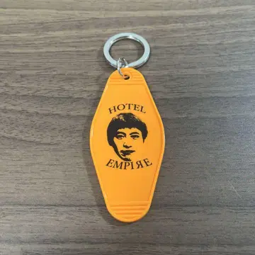 춤추기만 하는 나라 시모즈 미츠시 키링