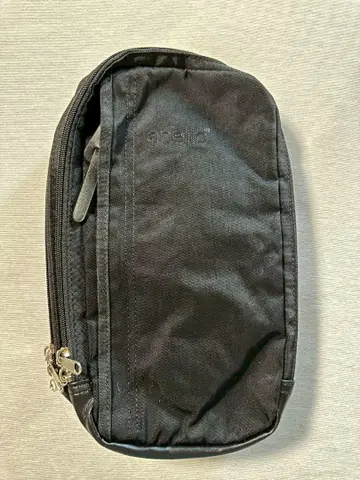 블랙 나일론 바디백