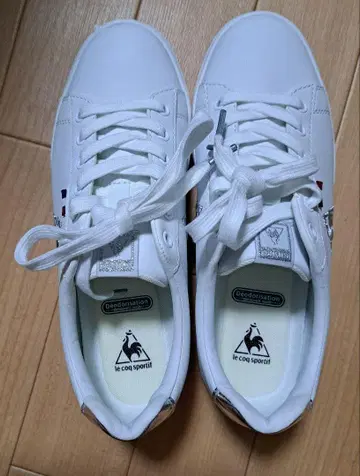 르꼬끄 화이트 스니커즈