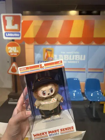 LABUBU THE MONSTERS Wacky Mart 봉제 인형
